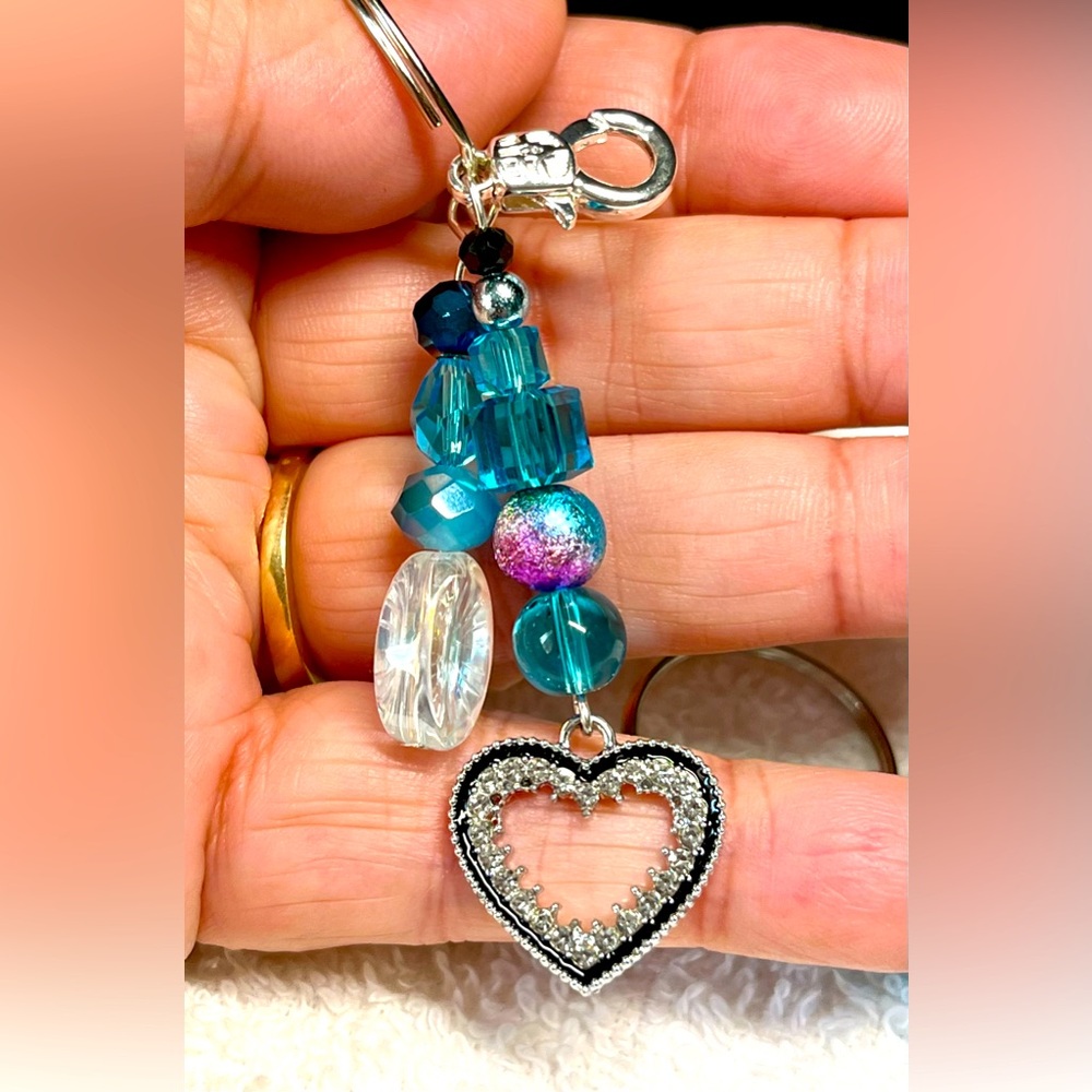 💖HEART Purse bling keychain with geometric theme-blues